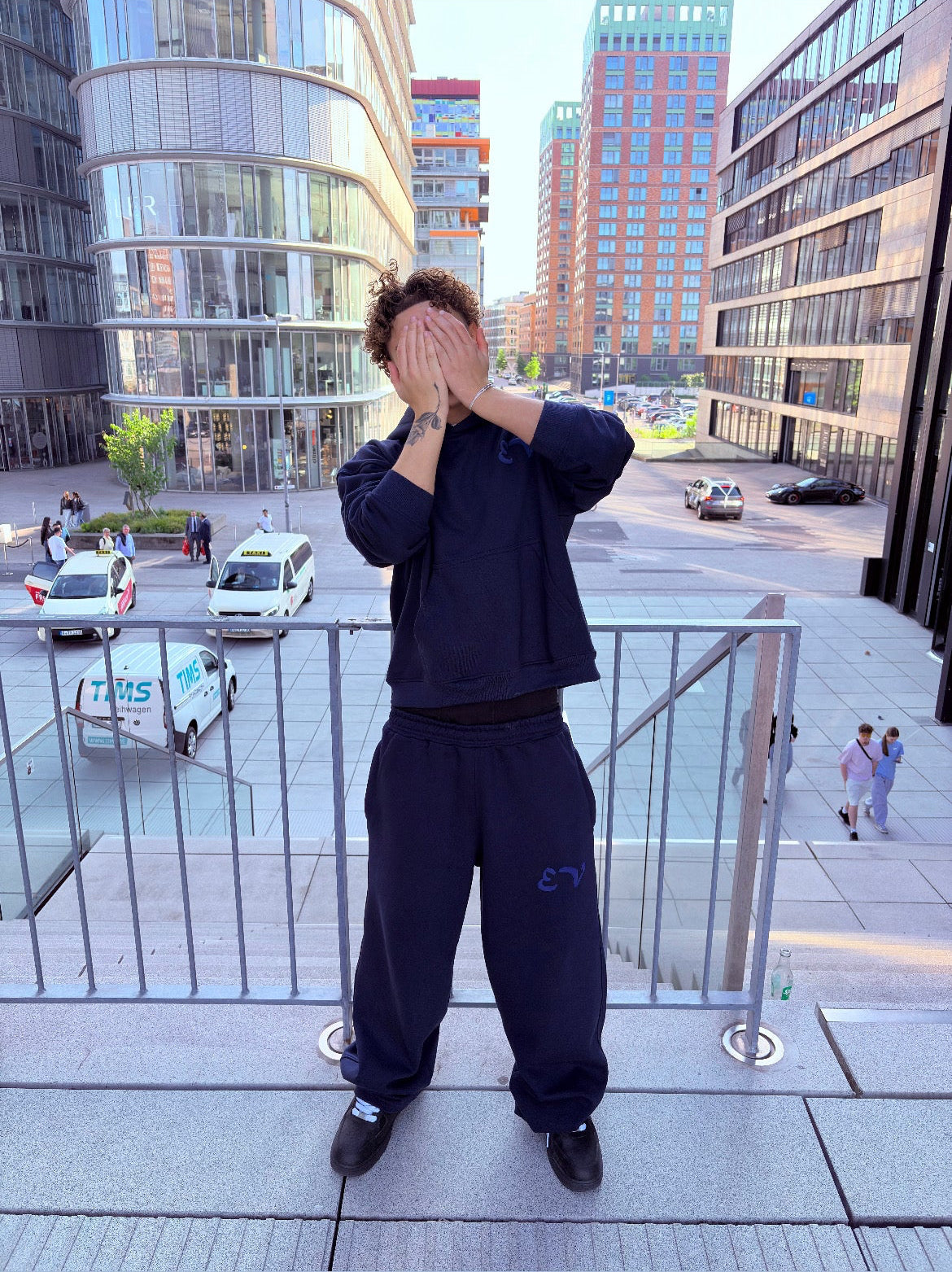 HOODIE - NAVY BLUE [PREORDER]
